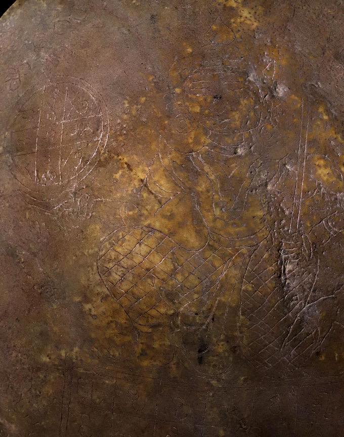 ปั้นเหน่งลงรักจารเทวดาเก่าร้อยปี