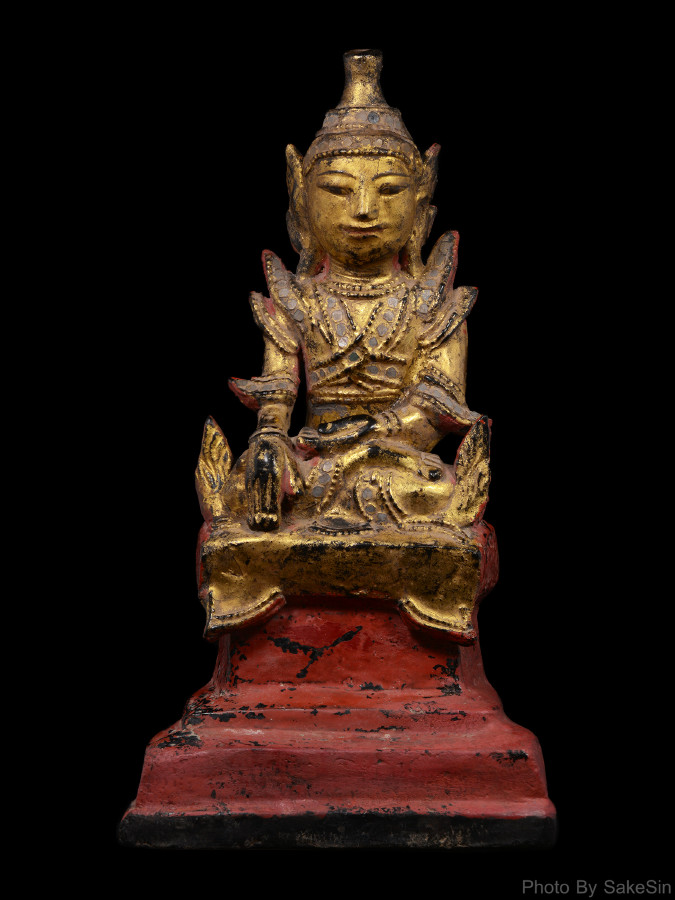 พระโปร่งทรงเครื่องกษัตริย์ ศิลปพม่ายุคมัณฑเลย์