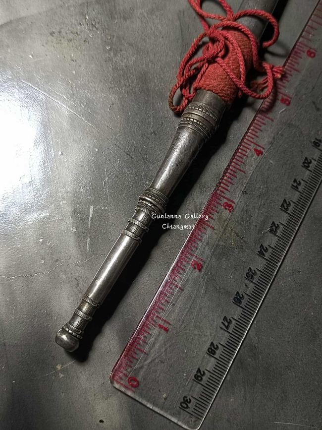 ดาบหลูบเงินจำลอง