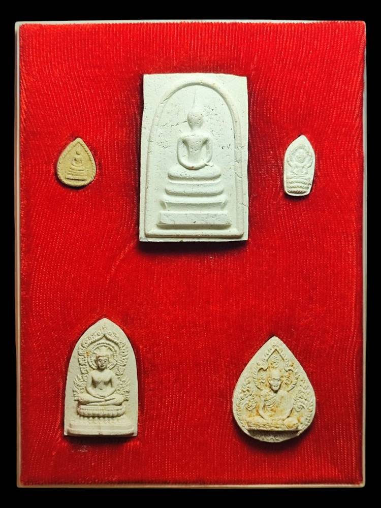หลวงพ่อเกษม ชุดวัดอินทร์ฯ ปี2517