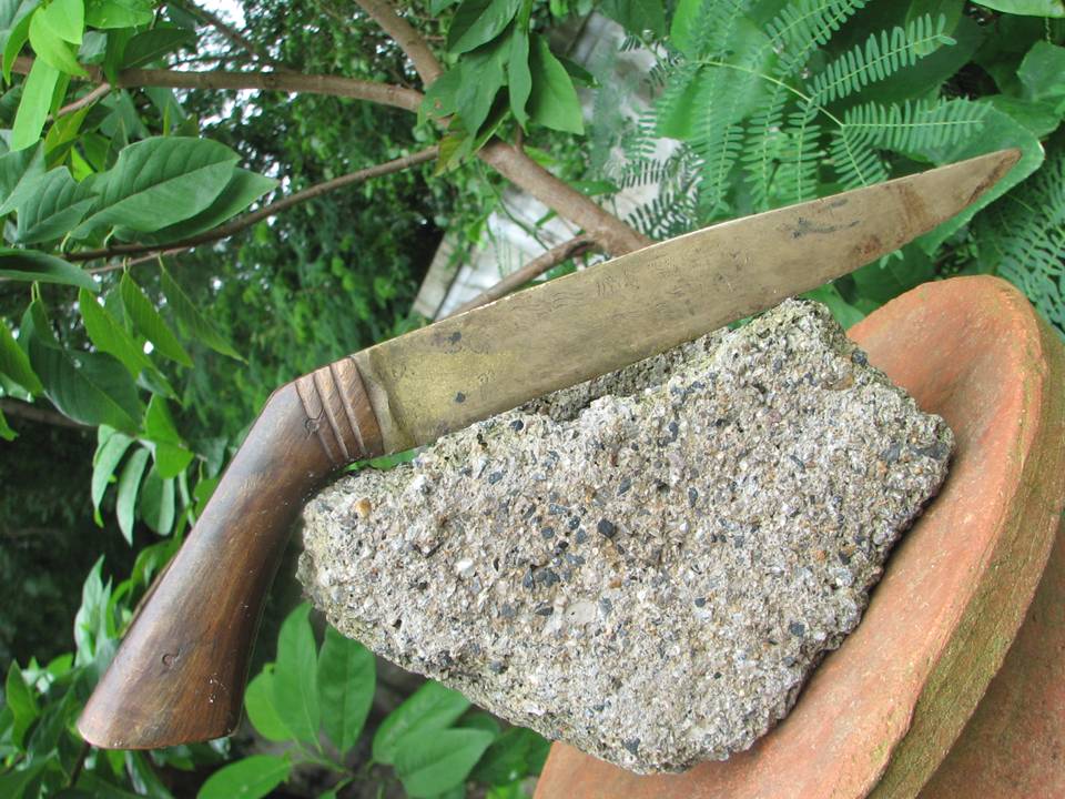 มีดเก่า ครูบาเหนือ