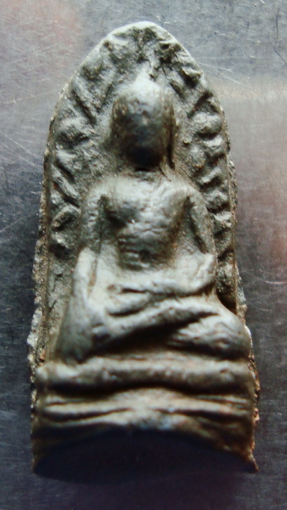 พระรอดที่ห้อยอยู่ถ่ายใหม่ครับ