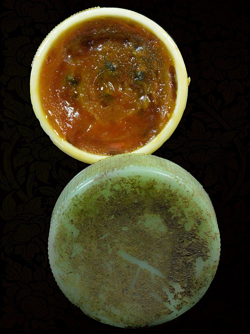 สีผึ้งมหาเสน่ห์อาจารย์เณรวิเศษณ์ สิงห์คำ