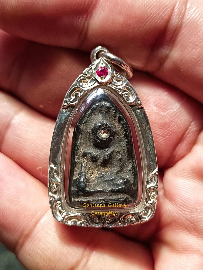 พระเกศาครูบาเจ้าศรีวิชัย (พระประธานเล็ก)