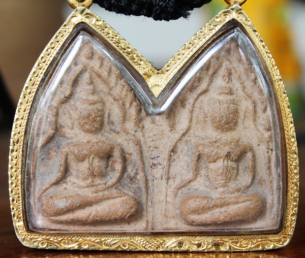 พระขุนแผนพลายคู่ กรุบ้านกร่าง