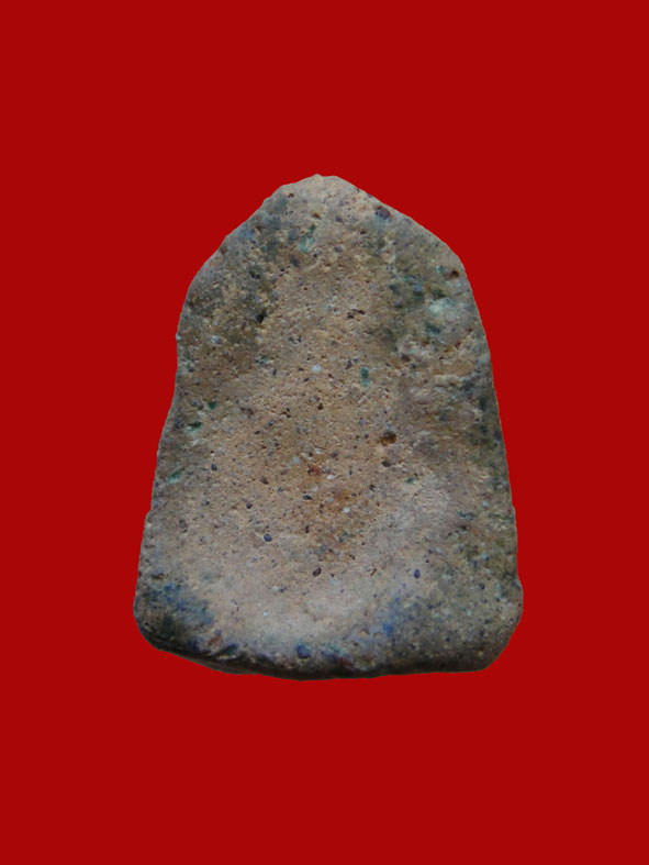 พระกำแพงซุ้มยอ กำแพงเพชร องค์ที่2 สภาพพอสวยแต่หายากยิ่งครับ องค์ฟอร์มสวยๆ ราคาไปที่เกือบครึ่งแสนครับ