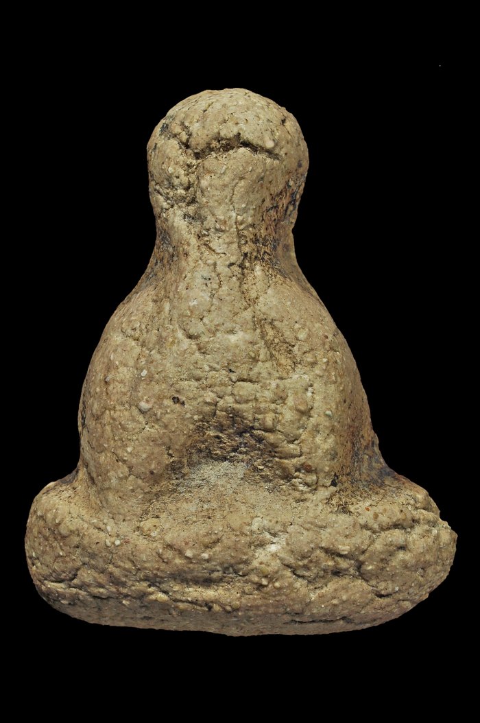 พระปิดตาหลวงปู่ยิ้ม