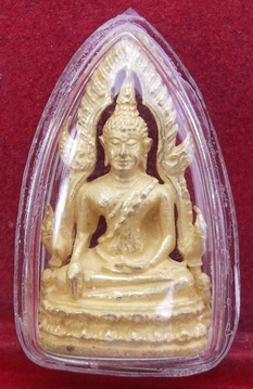 พระพุทธชินราช เนื้อกระไหล่ทอง แกะกรอบทองไปขายก่อนแล้ว แดง ที่  80 บาทครับ