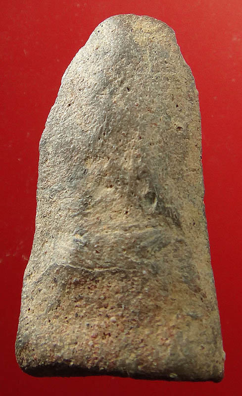 พระรอด มีคราบดิน