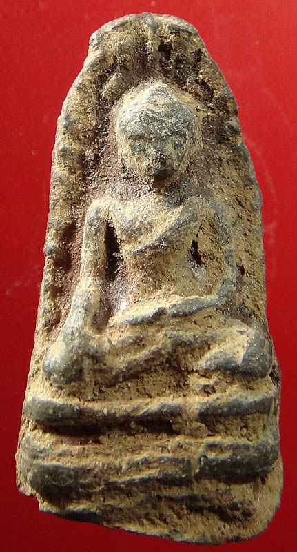 พระรอด มีคราบดิน