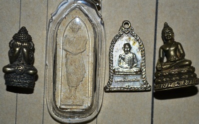 4 องค์ เคาะเดียว 450.-