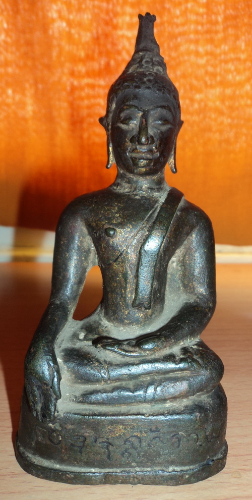 พระบูชาขนาดสองนิ้วครึ่งครับ