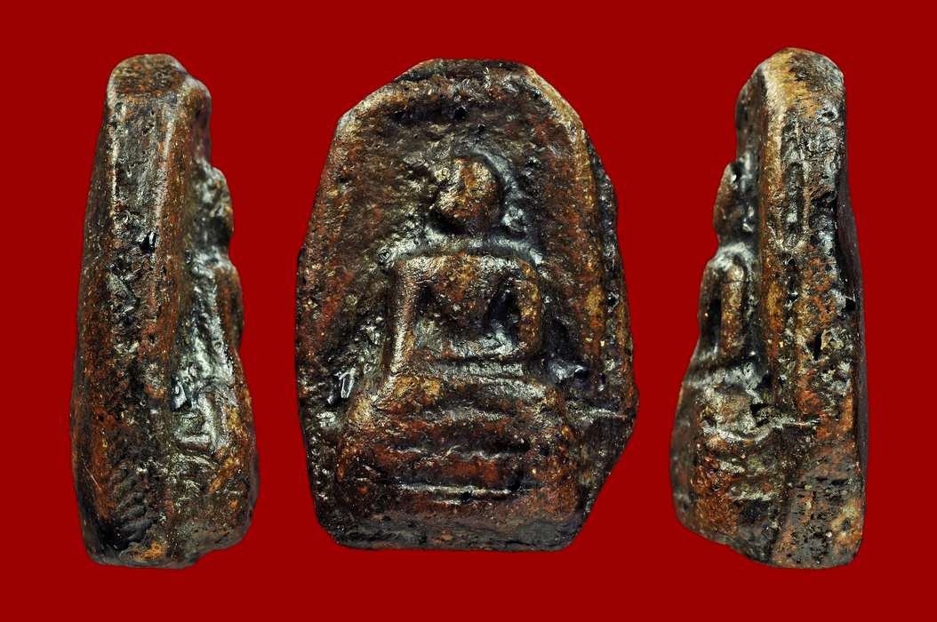 พระรอดหลวง กรุมหาวันลงรักเก่ามาก