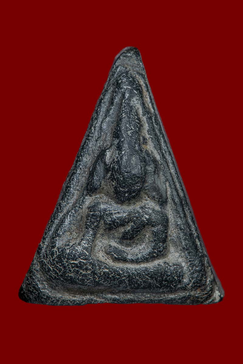 พระนางพญา วัดสุดสวาสดิ์ พิมพ์หูกระต่าย 