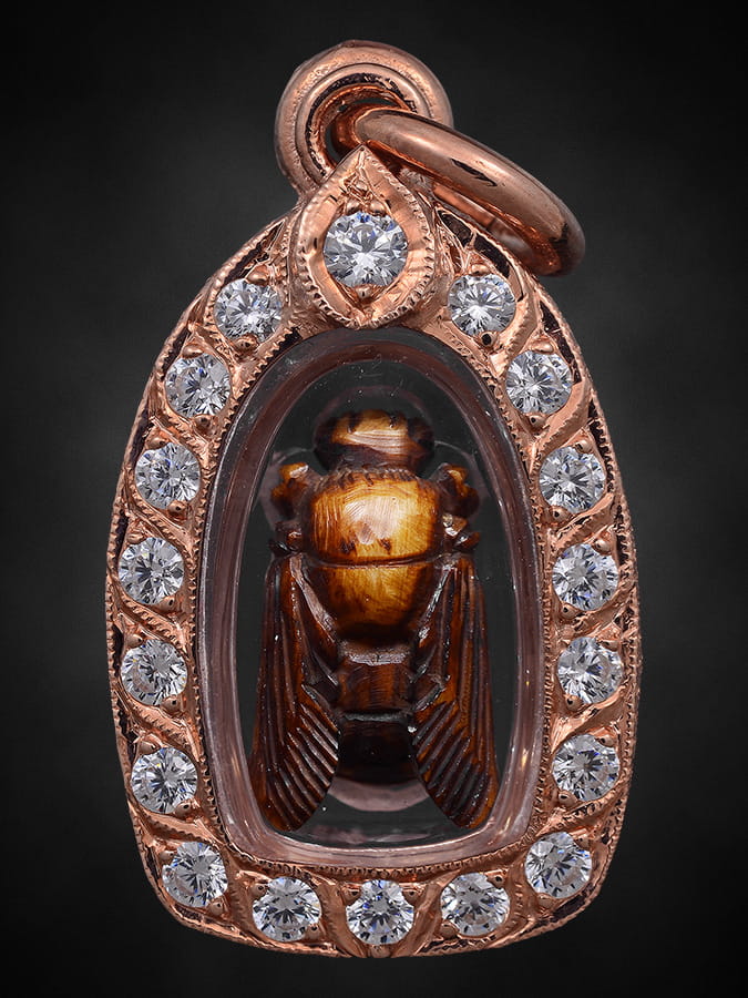 แมลงภู่คำไทยใหญ่ตัวจิ๋ว