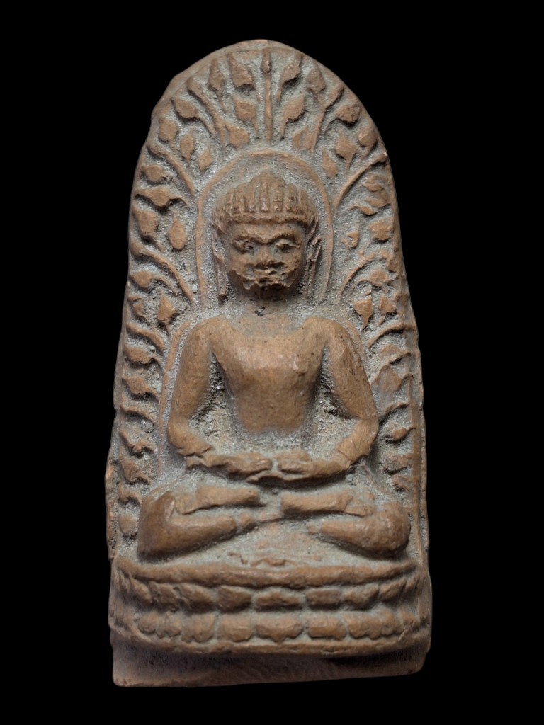 พระลือชัยไตรมาสหลวงปู่แหวนปี16สวยเดิมๆ