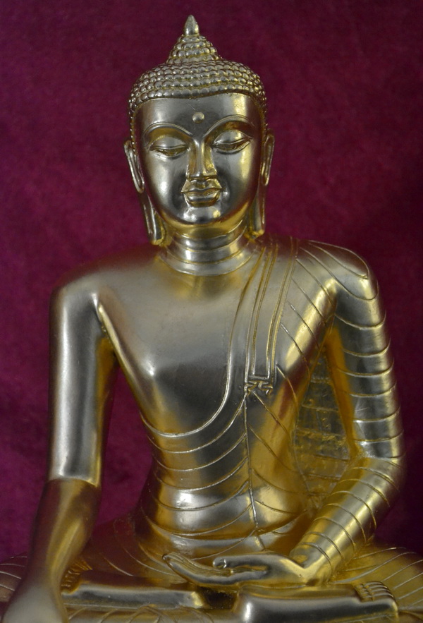 พระพุทธพรหมรังษี (ศิลปะเนปาล-ไทย) หน้าตัก ๙ นิ้ว พระนามย่อ ญสส. ปิดทองแท้ จำนวนสร้าง ๑๙ องค์