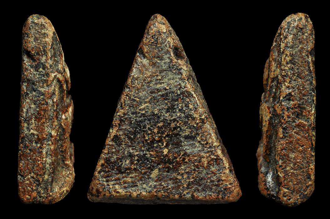 พระนางพญา กรุวัดนางพญา พิมพ์สังฆาฏิ