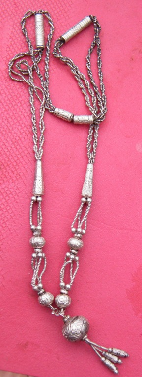 สร้อยบุเงินโบราณ