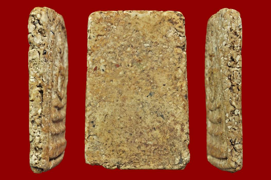  พระสมเด็จวัดระฆังพิมพ์ใหญ่มีทั้งคราบแป้งโรยพิมพ์เเละมวลสารหลากหลายน่าเก็บสะสม