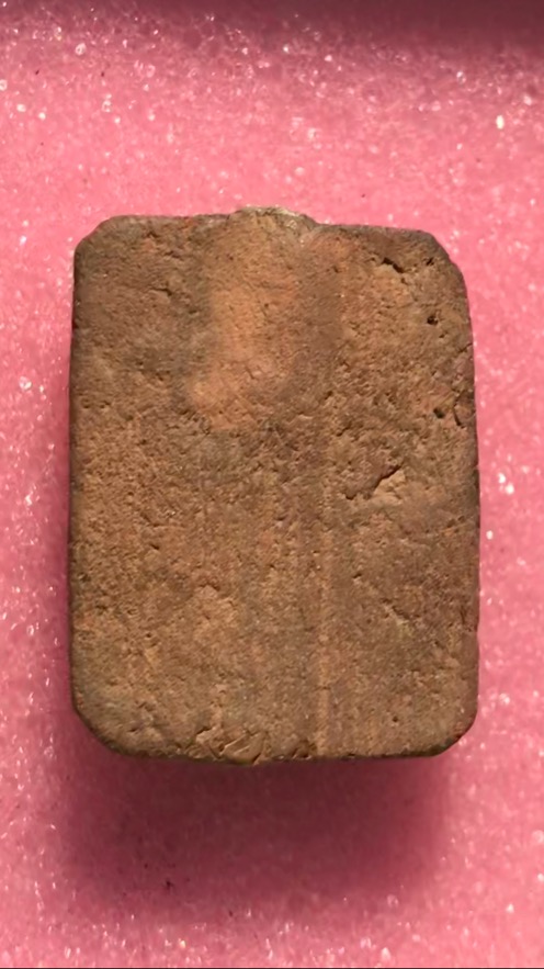 หลวงพ่อปาน เนื้อดิน ทรงปลากัด สภาพสวยแชมป์