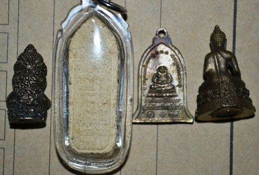 4 องค์ เคาะเดียว 450.-