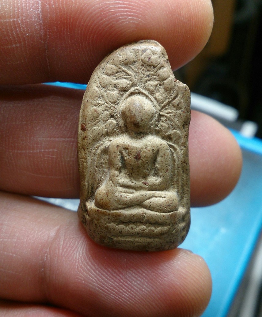 พระคงลำพูน กรุเก่า ฟอร์มล่ำใหญ่ พระหนาๆ 