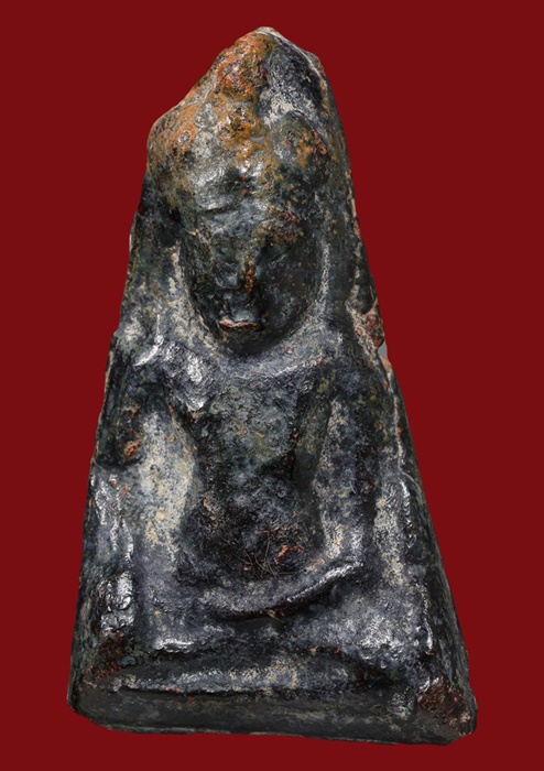 พระร่วงนั่ง กรุดงเชือก สนิมแดง จ,สุพรรณบุรี