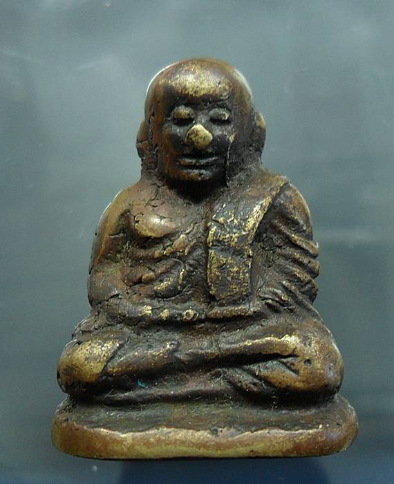 รูปหล่อลพเงินพิมพ์นิยม เก่าๆ สวยๆ ครับ 