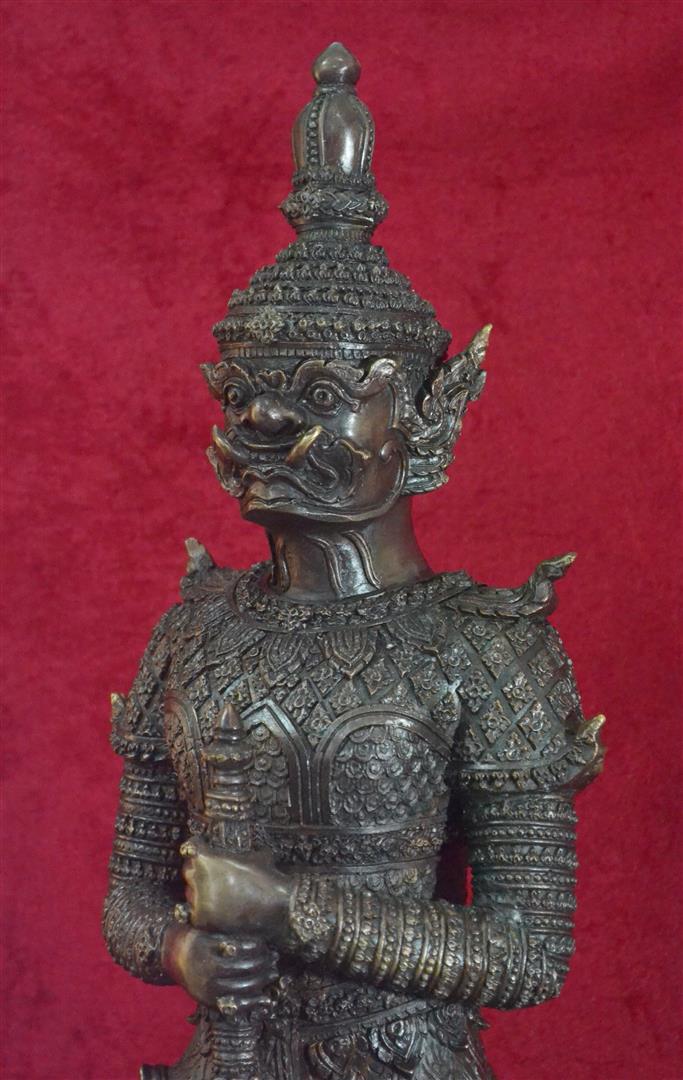 ท้าวเวสสุวัณโณ จ้าวทรัพย์  รุ่นแรก วัดพระมหาธาตุ  เนื้อโลหะรมมันปู ขนาดบูชาสูง ๕๘ ซ.ม. (เกือบ24นิ้ว)