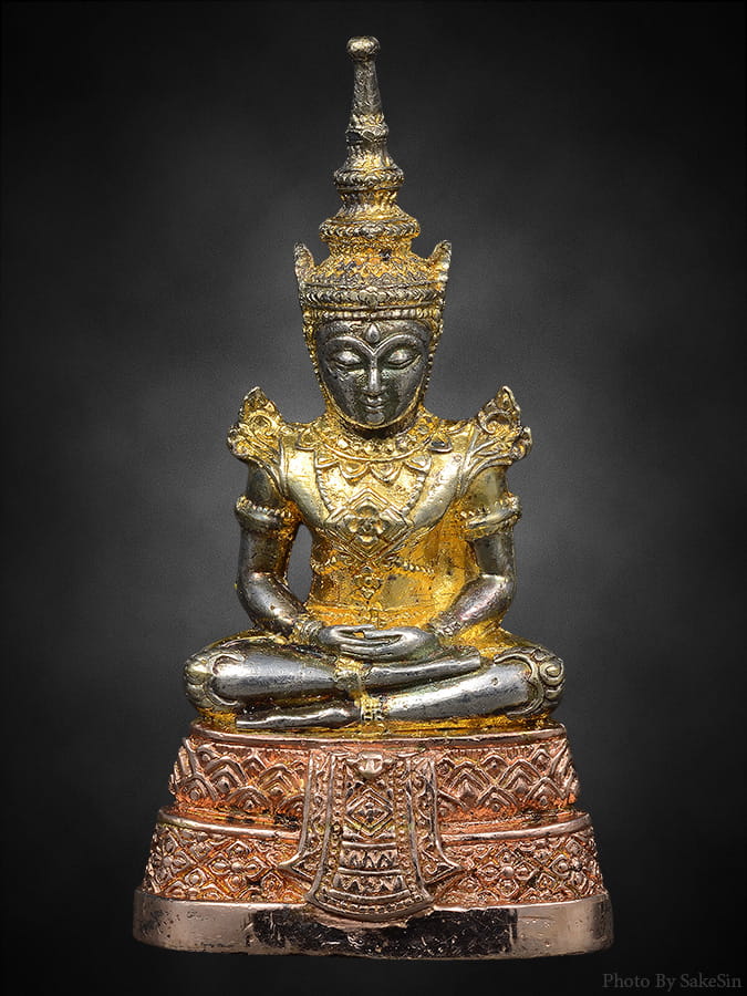 พระแก้วมรกตเนื้อเงินกรมสรรพสามิตปี 2539