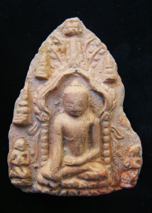 พระสามหอมช้างค้ำ ตาปากจมูก ยิ้มแฉ่ง กะเทาะในกรุนิดเดียว