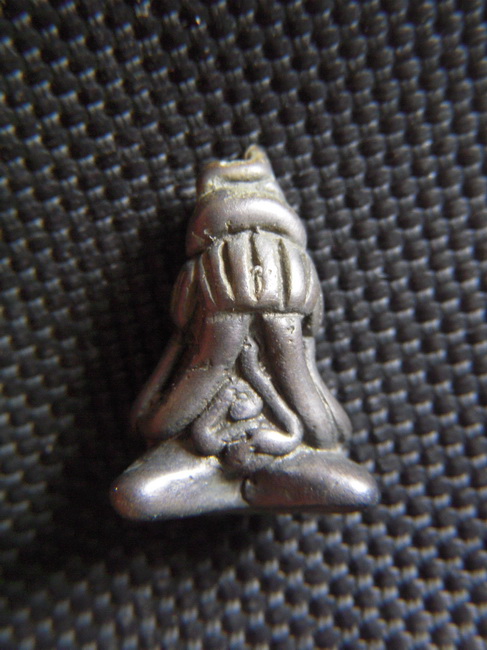 พระปิดตาพิมพ์เกลอเดี่ยว  เนื้อเมฆพัตร์ หลวงพ่อทา วัดพะเนียงแตก 