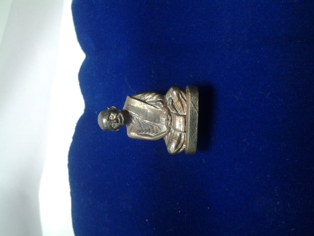 พระรูปเหมือน รุ่นลูกเสือชาวบ้าน สภาพสวยเดิมๆ เนื้อนวะ