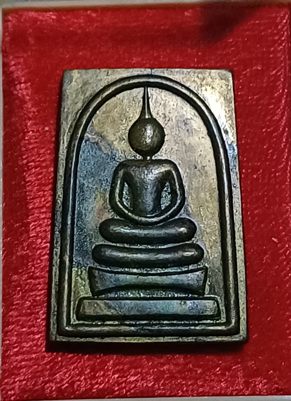 สมเด็จฝาบาตร ครูบาสร้อย ขันติสาโร วัดมงคลคีรีเขต จ.ตาก ( เนื้อทองฝาบาตร ) คราบน้ำมันงาเดิม ๆ