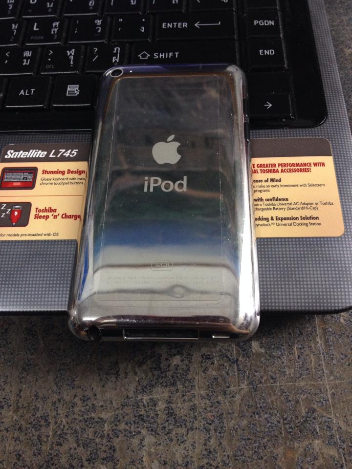 ขายiPod 4  32GB  ของแท้100%ครับ สภาพดีมากๆ แทบไม่มีรอย 3000.-