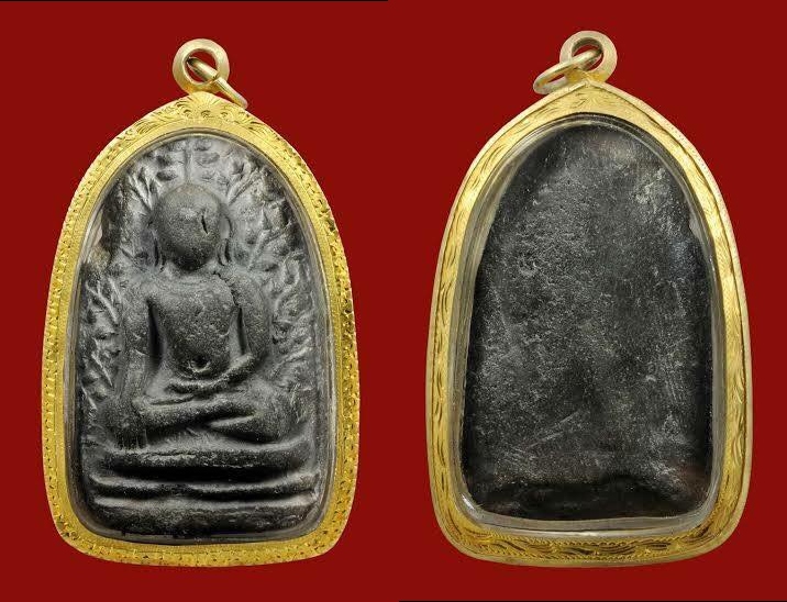 พระเปิมดำเลี่ยมทองแท้พร้อมบัตรรับรองพระแท้ของพระเมืองเหนือครับ