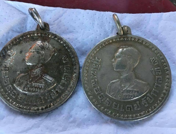 เหรียญพระราชทานชาวไทยภูเขา  ชม.  2 เหรียญ เบาๆๆ 3000 คับ