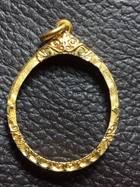 กรอบทองใส่เหรียญไข่