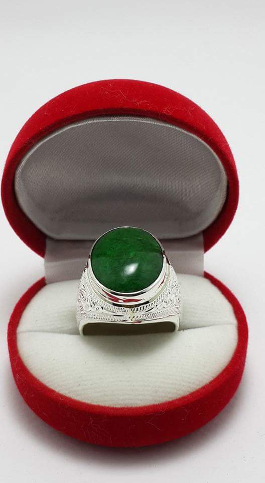 ขายแหวนเงินฝังพลอย maw sit sit 