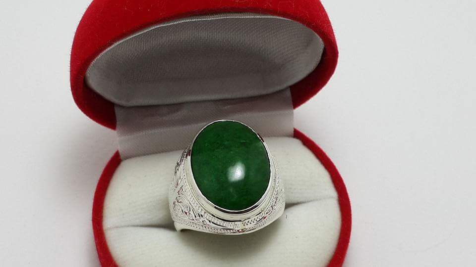 ขายแหวนเงินฝังพลอย maw sit sit 