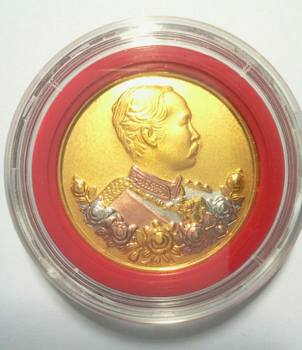 เหรียญที่ระลึกพระพุทธชินราช หลังองค์พ่อ ร.5 เนื้อสามกษัตริย์ พร้อมกล่องเดิม สวยกริ๊บสำหรับสายตรง