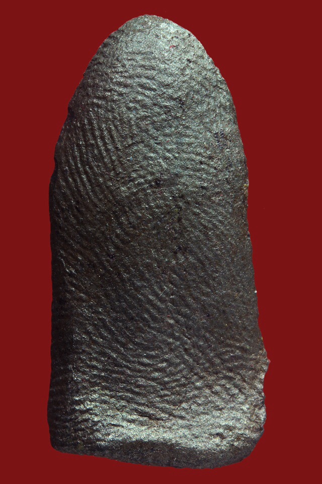 พระรอดพิมพ์ใหญ่ ห้านิ้วหัวขีดหูจุด 