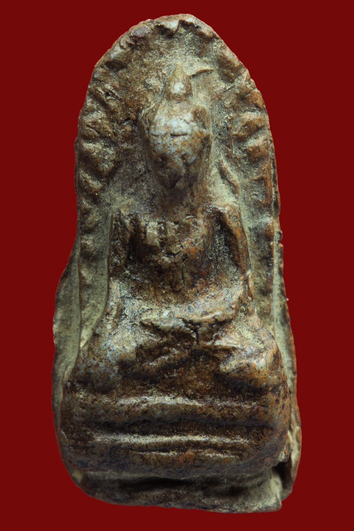 พระรอดมหาวันพิมพ์ตื้นแกร่งหินเนื้อสุดยอดครับ