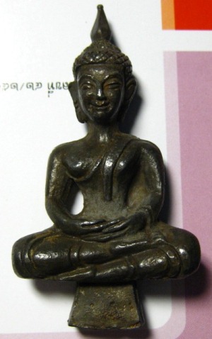 พระยอดธงครับ ! ขอผู้รู้ชี้แนะด้วยครับ !