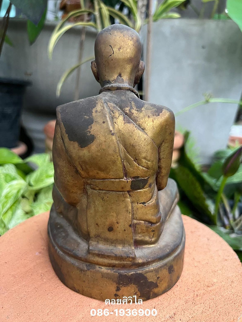 พระบูชารุ่นแรกครูบาพรหมา วัดพระพุทธบาทตากผ้า ขนาด5 นิ้ว น่าบูชามากครับ