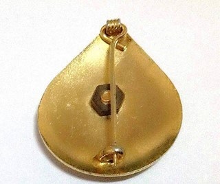 เข็มกลัด เจ้าพ่อกูช้าง(ราวปี2525)สร้างพรอมเหรียญรุ่น2 