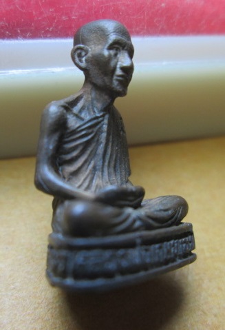 ลอยองค์หลวงพ่อเกษมปี 32 รุ่นมหากุศล และพระผง มหาลาภ