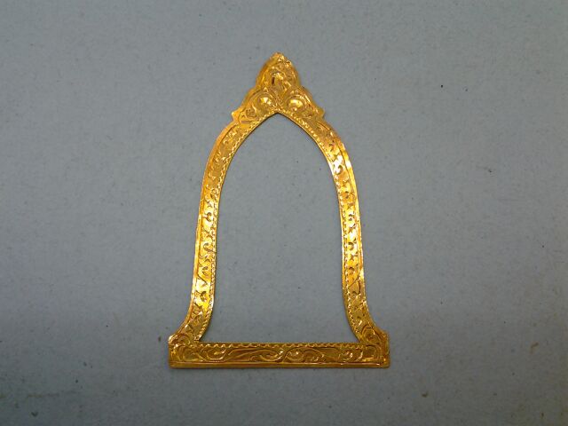 ขออนุญาติครับ  กรอบทองมือ2 ใส่ได้แค่ 2 วัน สำหรับเซ็งลี้ฮ้อครับ กันน้ำได้ นน.3.6กรัม