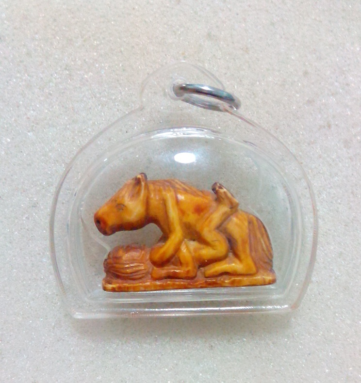 ม้าเสพนาง งาช้างแกะ